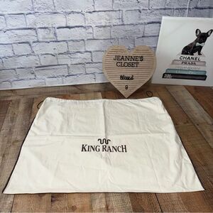 Extra Large King Ranch Dust Bag Beige khaki color 
Approx measurements in pics